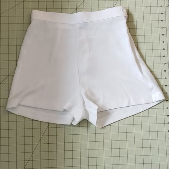 Crepe Side Button Short - Picture 4 of 4